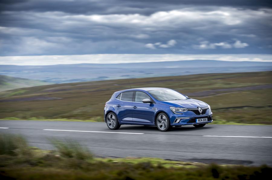  Renault Megane GT 2016 года  (UK) (фото 18 из 39)